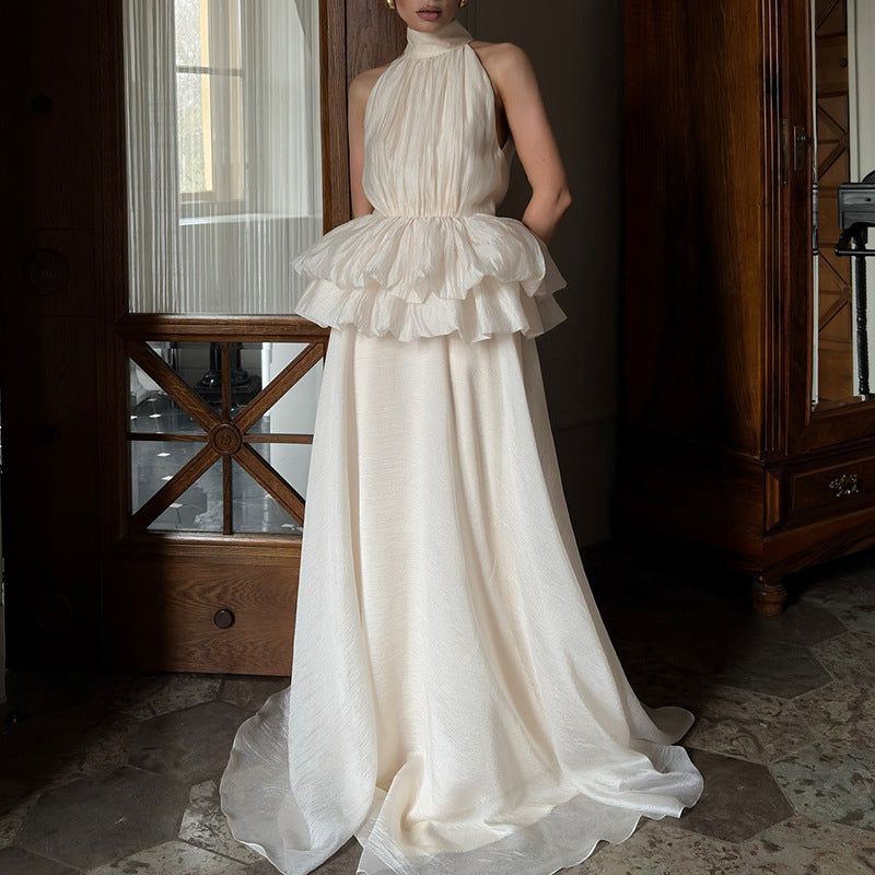 Robe longue à volants sans manches, col montant, couleur unie