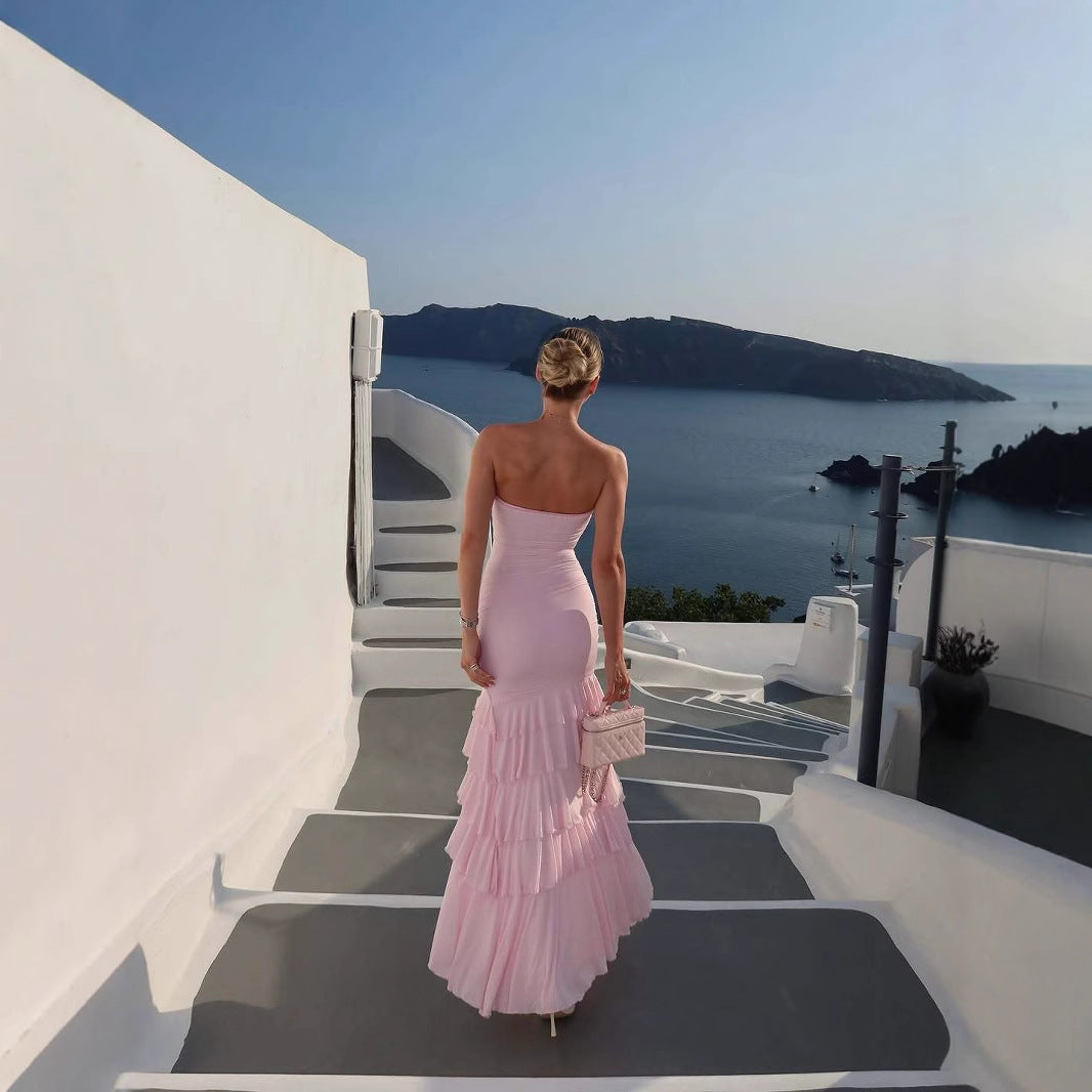 Robe fendue en patchwork, coupe ajustée et plissée, enveloppante sur la poitrine