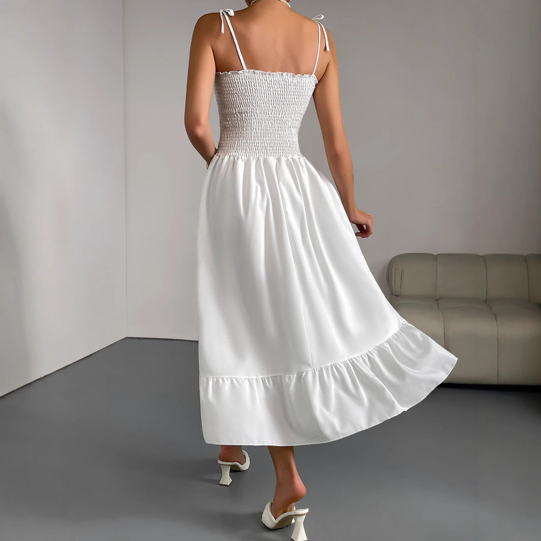 Robe longue blanche à bretelles, plissée et irrégulière, sans manches