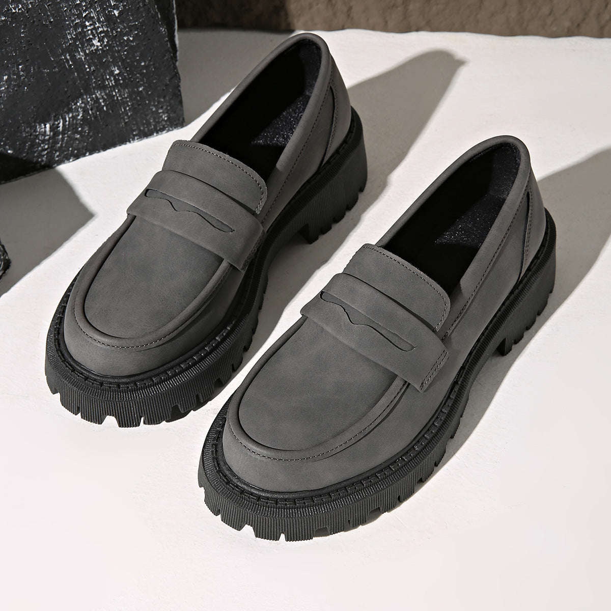 Mocassins à enfiler à talon bas de style britannique