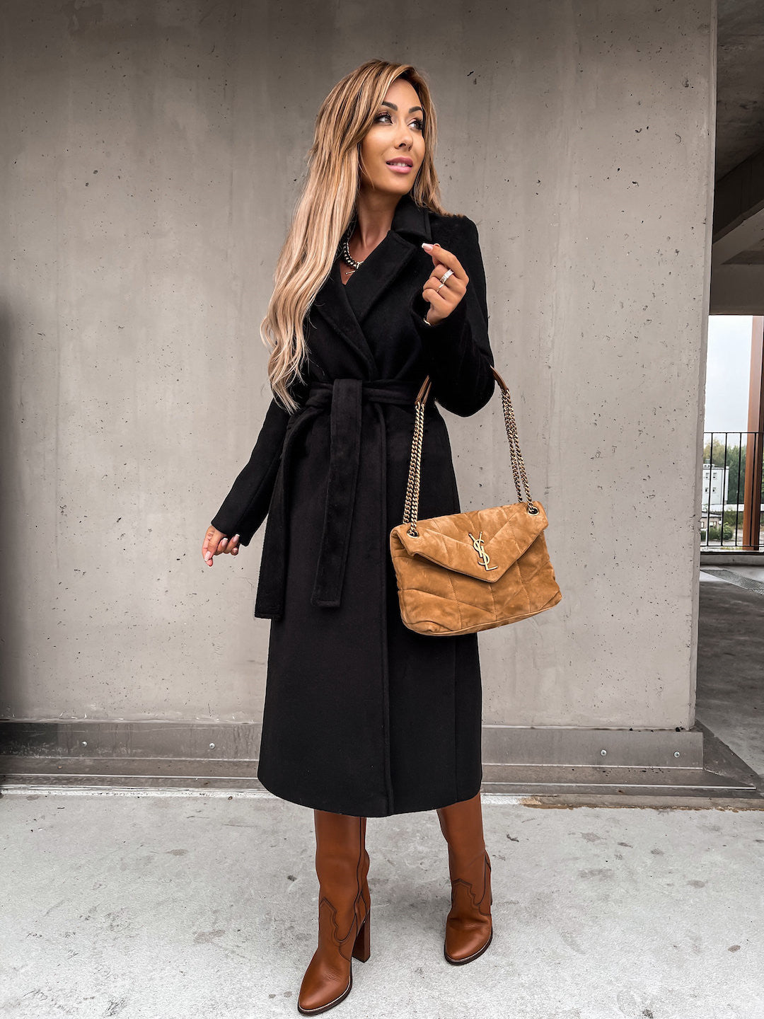 Manteau long en laine pour femmes, col en V avec laçage – style simple et élégant