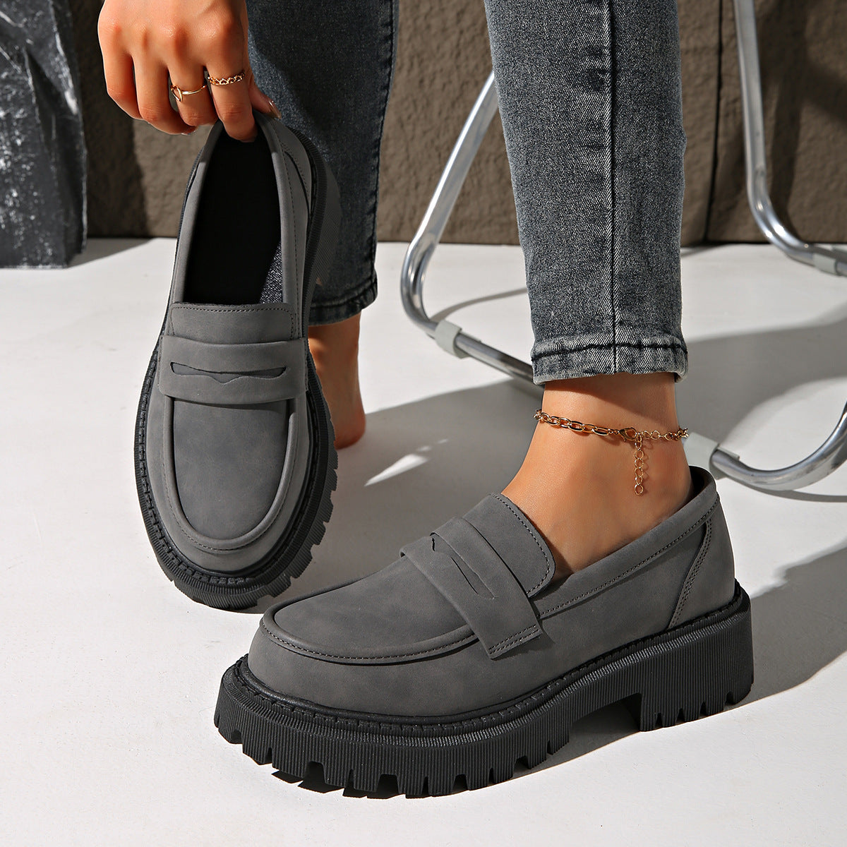 Mocassins à enfiler à talon bas de style britannique