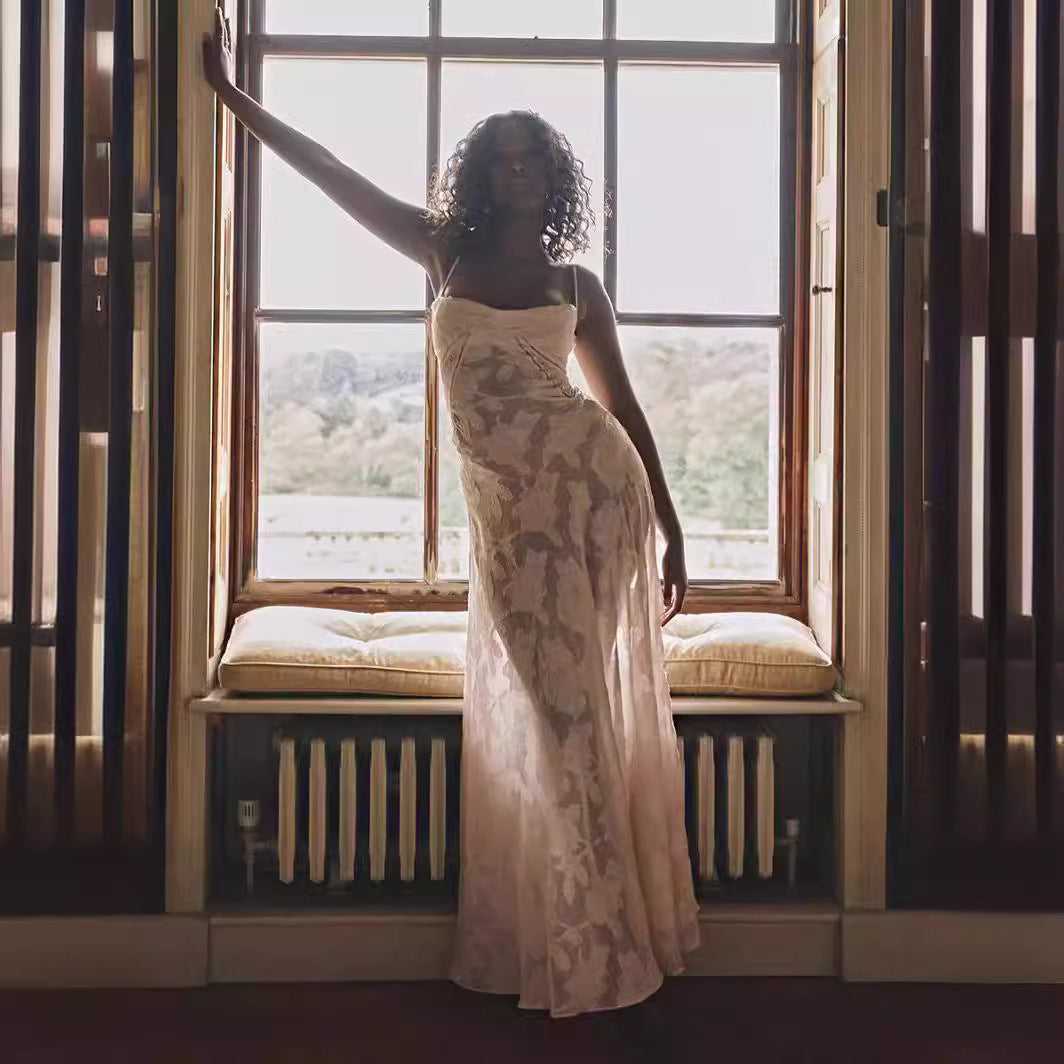 Robe jupe à bretelles en dentelle française